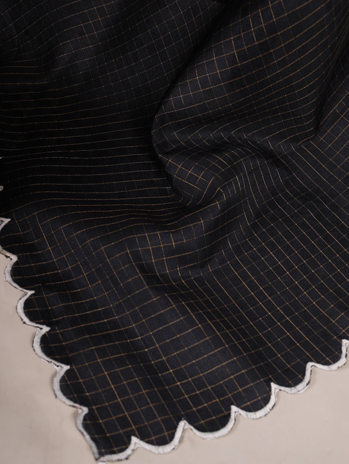 New Premium And High Quality gadhwal chex Saree That is Super Stylish and Pretty