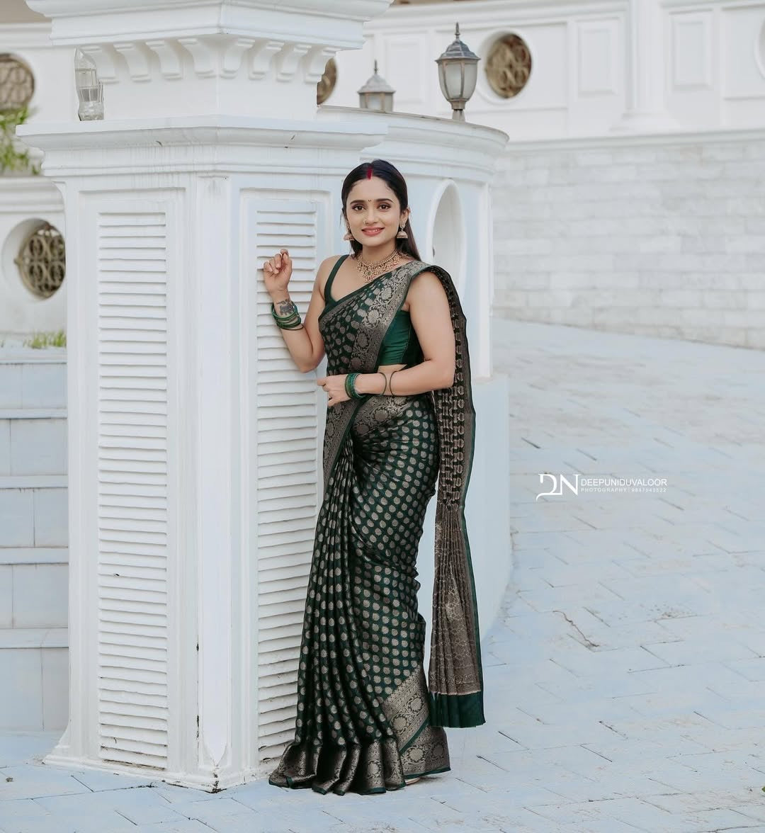 Green banarasi silk saree with jacquard design