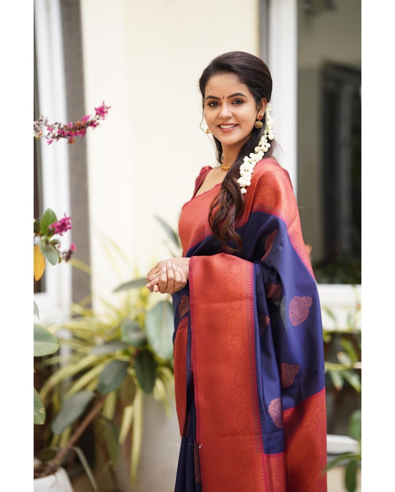 Where Tradition Meets Royalty – Banarasi Collection 💫