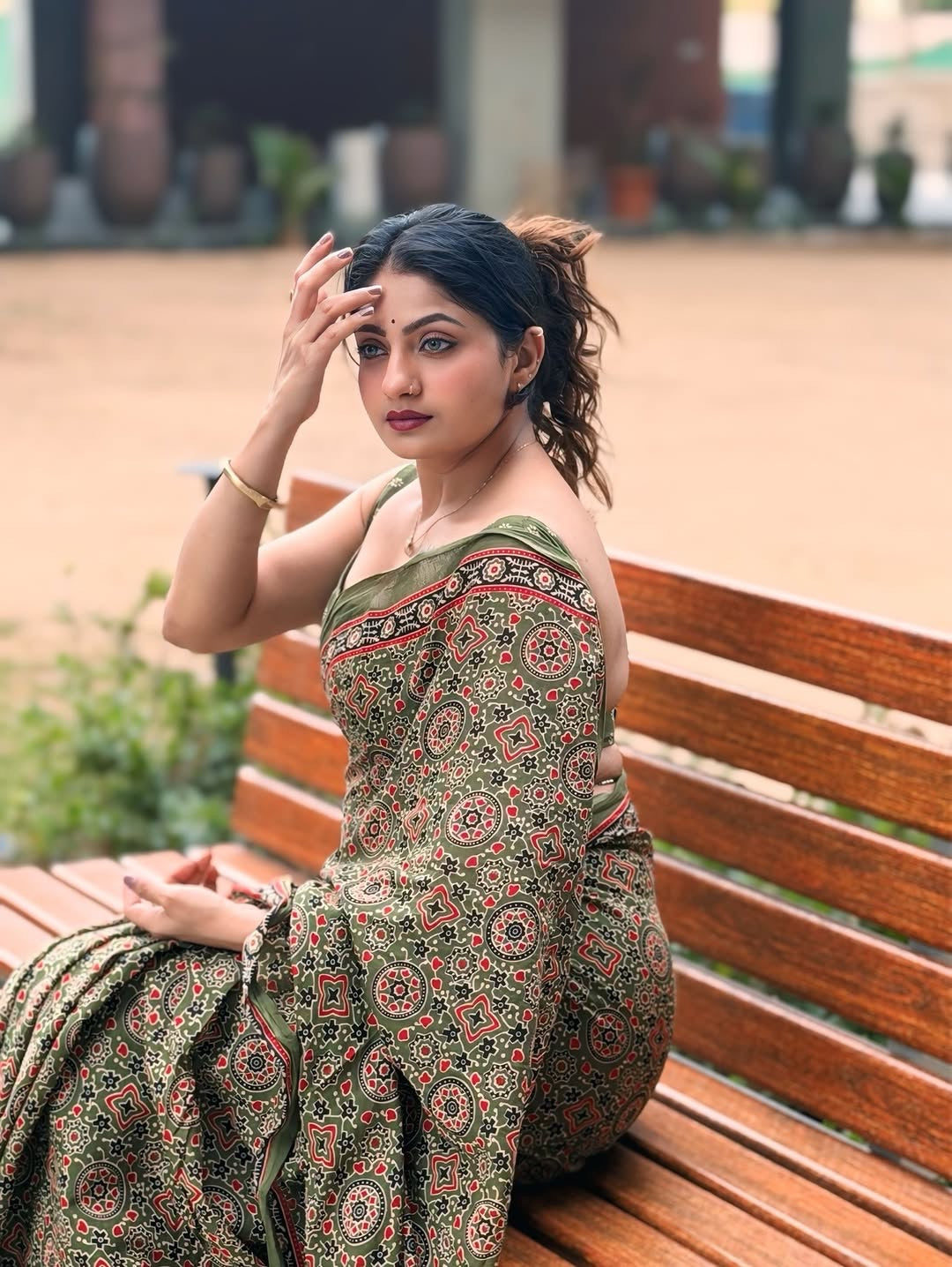 Trending mahedi colour design saree