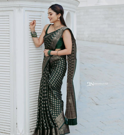 Green banarasi silk saree with jacquard design