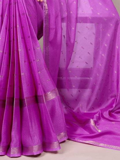 This soft crepe saree with subtle weaving work is perfect for daily wear 🌸