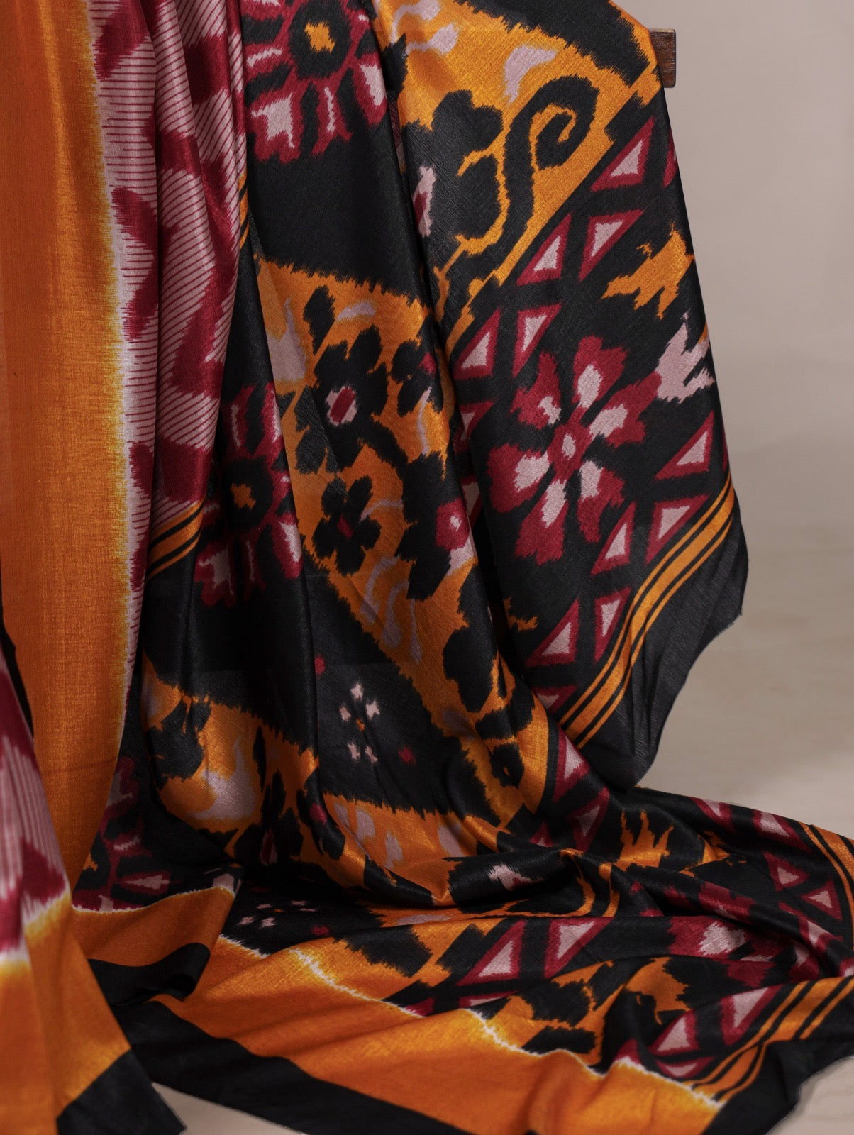 Zigzag weaves, tasar silk, and a drape that makes every moment elegant 🪸