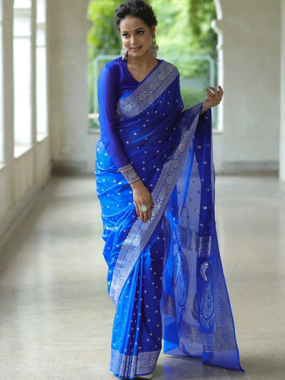 Draped in Tradition, Styled for Celebrations 💃