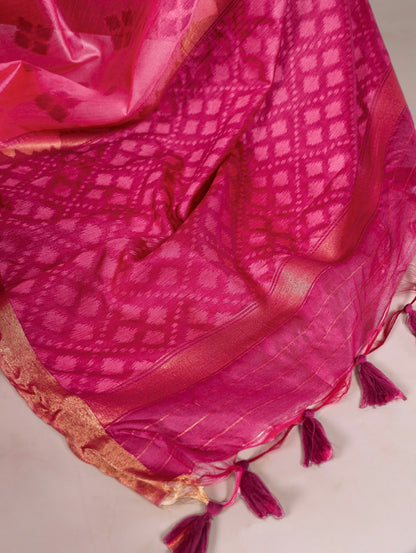 The perfect drape for your special moments 🍁