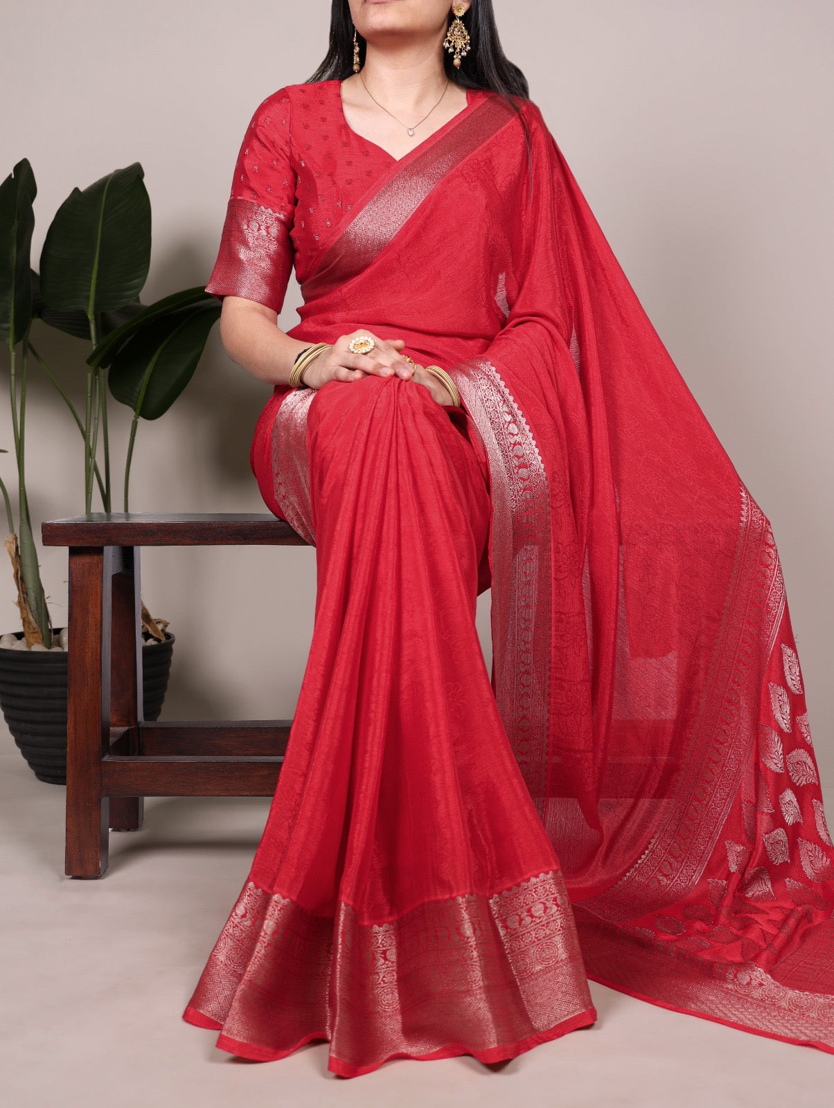 A saree that blends comfort with class, crafted from rich and fluid Chinon 🪷