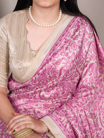 Timeless Tussar silk with graceful prints — a saree that speaks elegance in every drape 🌸