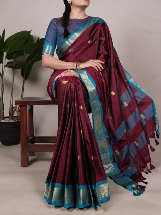 महाराष्ट्रीय वारसा – कॉटन सिल्कमध्ये गुंफलेला 🍃