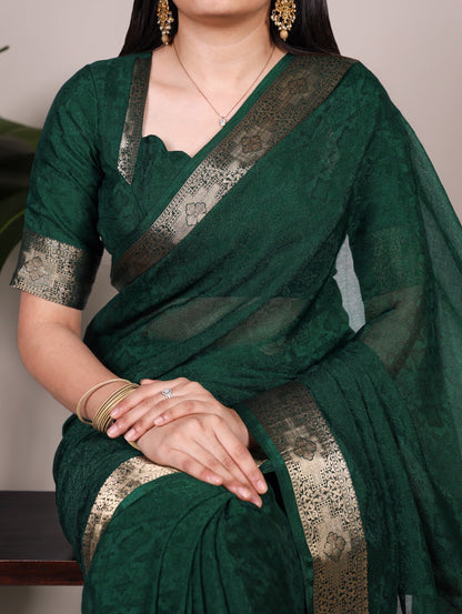 This poly shimmer saree with exquisite weaving border is your perfect pick for festive vibes, evening parties, or special occasions 🪸