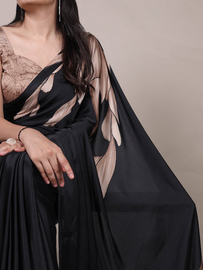 Let your look blossom with the perfect blend of femininity and flow. 🌹