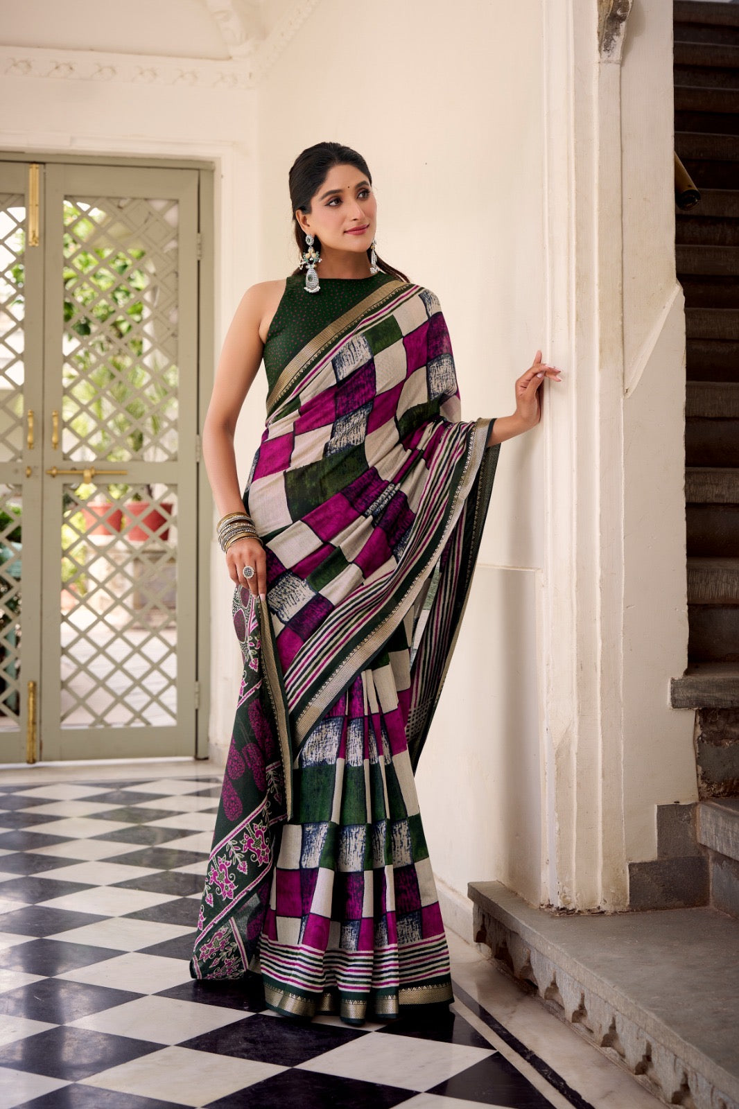 Woven whispers of royalty, wrapped in Chanderi charm 🍂