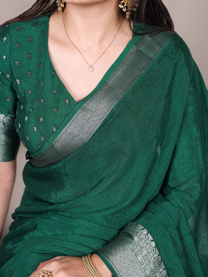 A saree that blends comfort with class, crafted from rich and fluid Chinon 🪷