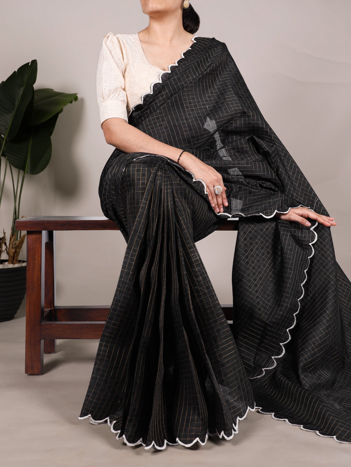 New Premium And High Quality gadhwal chex Saree That is Super Stylish and Pretty