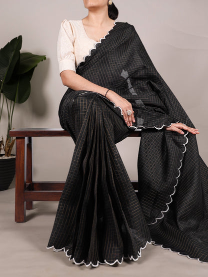 New Premium And High Quality gadhwal chex Saree That is Super Stylish and Pretty