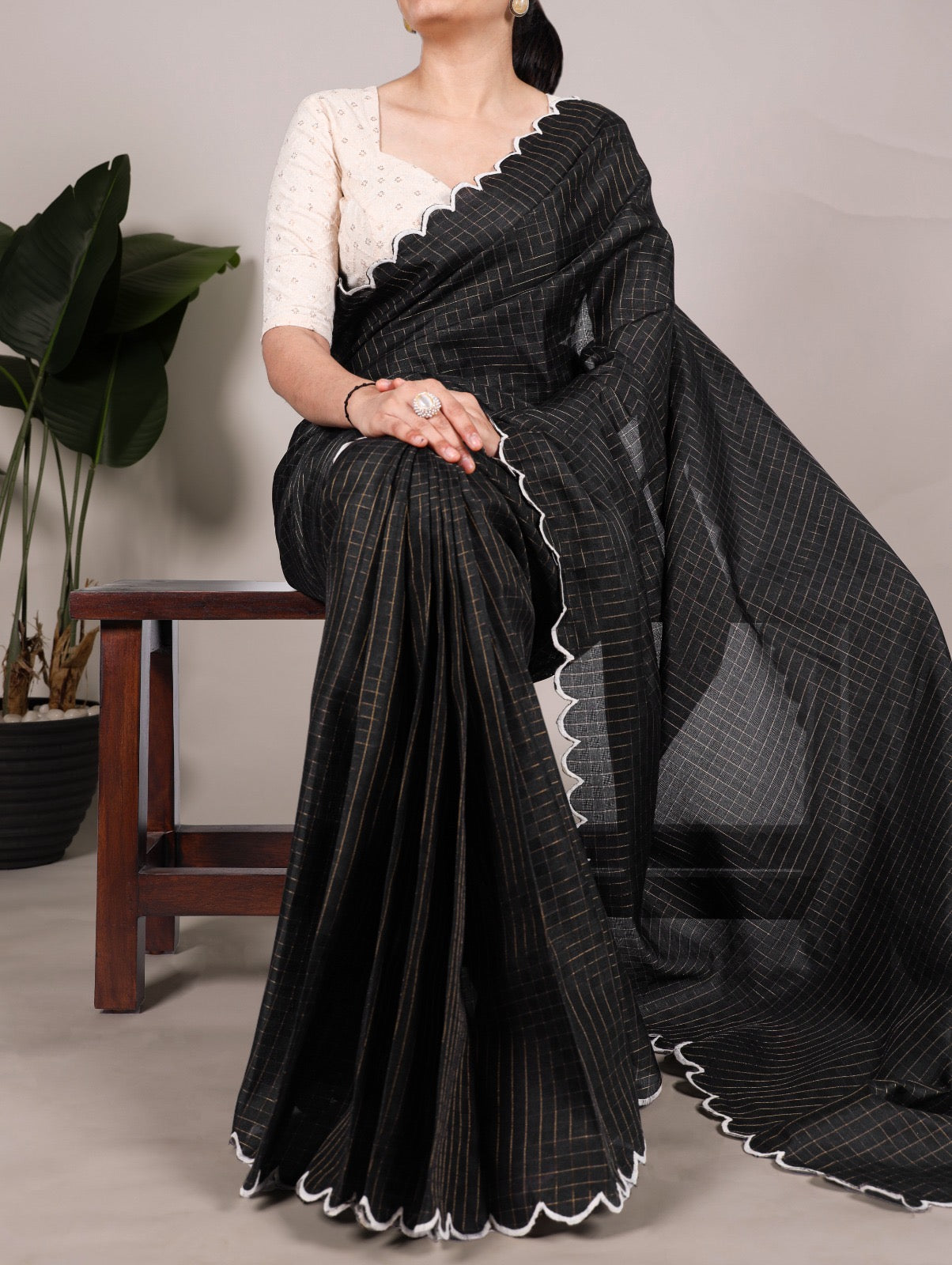 New Premium And High Quality gadhwal chex Saree That is Super Stylish and Pretty