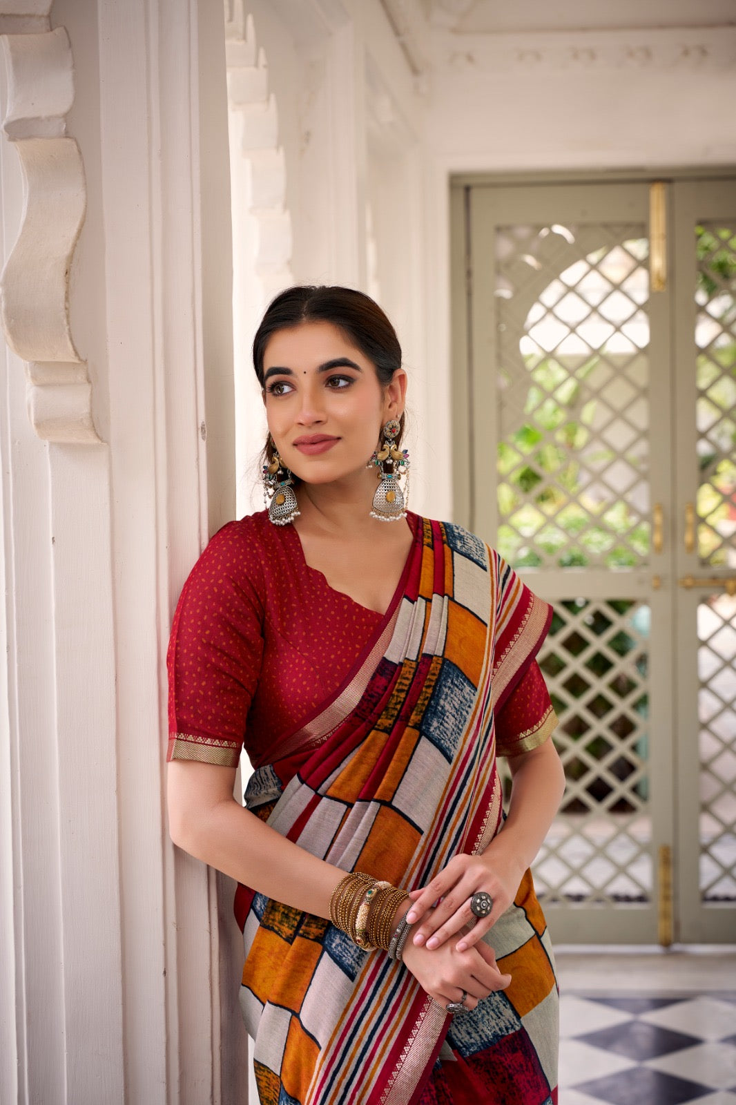Woven whispers of royalty, wrapped in Chanderi charm 🍂