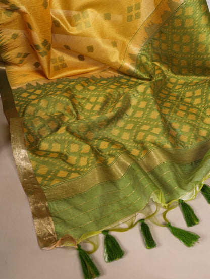 The perfect drape for your special moments 🍁