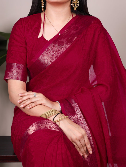 This poly shimmer saree with exquisite weaving border is your perfect pick for festive vibes, evening parties, or special occasions 🪸