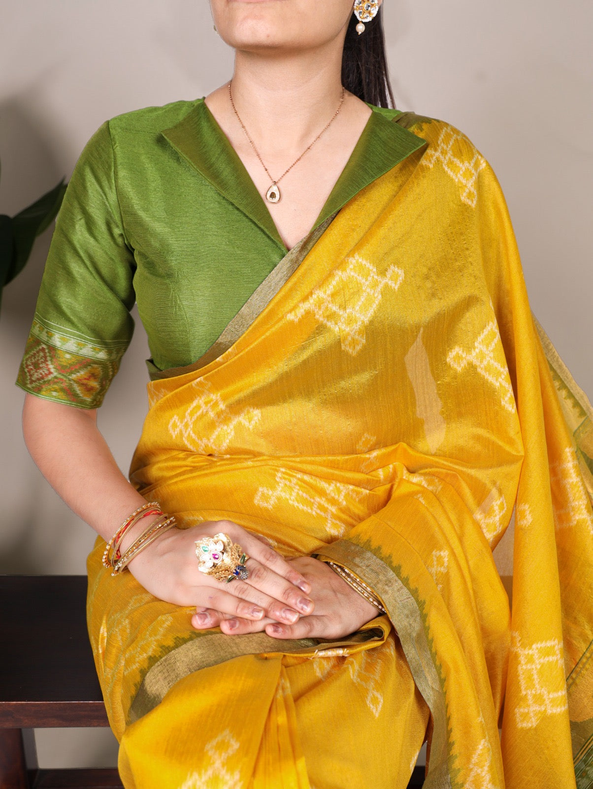 Soft cotton feel, royal zari border – pure Indian aesthetic wrapped in simplicity.