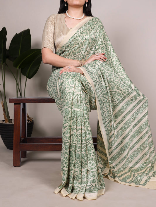 Timeless Tussar silk with graceful prints — a saree that speaks elegance in every drape 🌸
