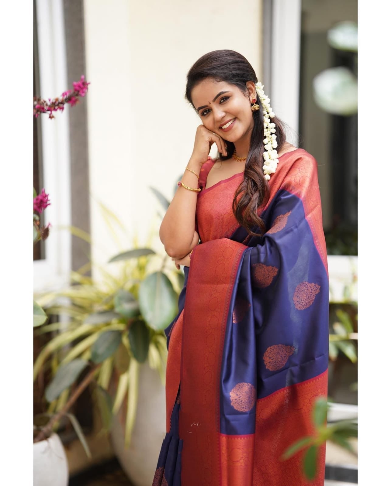 Where Tradition Meets Royalty – Banarasi Collection 💫