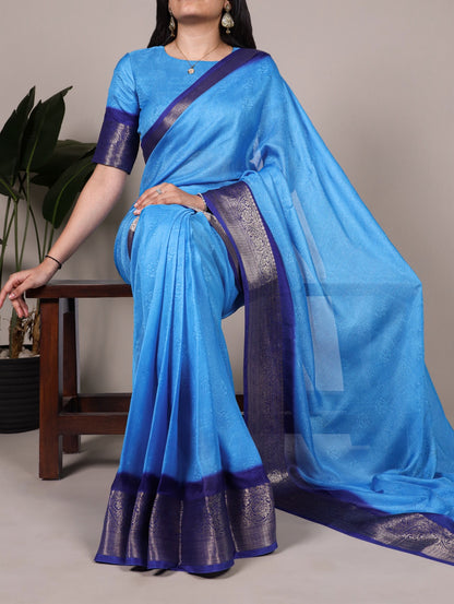 Marshmello-soft fabric with rich zari weaving — a blend of comfort and regal elegance. 🌸