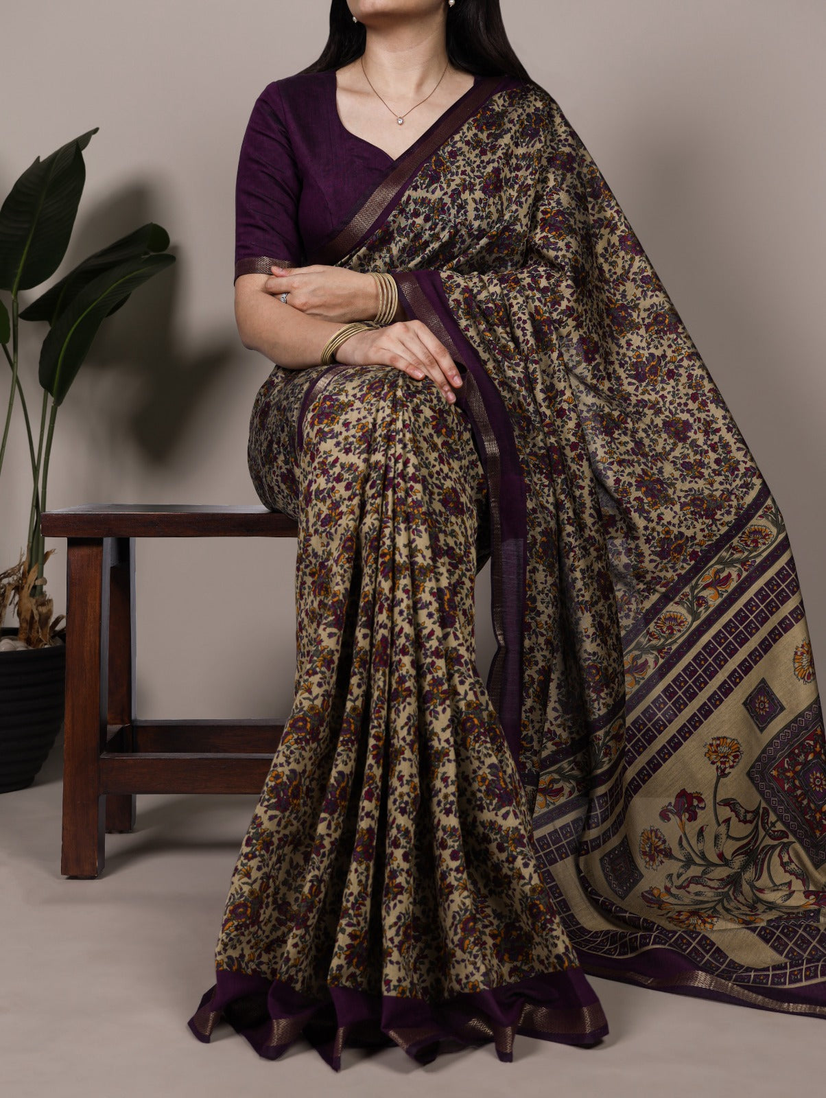 Where tradition meets comfort—this Chanderi cotton saree is all about lightweight luxury and lasting style ✨🍁