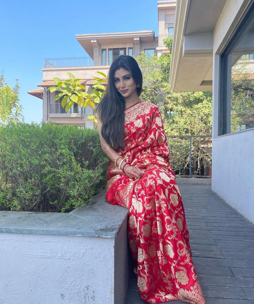 Mouni Roy fame Luxury Banarasi Sarees at Unbeatable Prices 😍